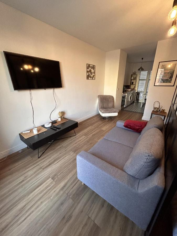 Le Verlaine, Studio En Centre Ville A Deux Minutes Des Plages 芒通 外观 照片
